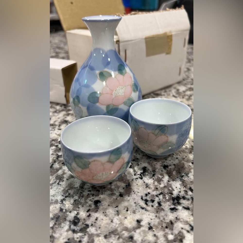 Floral Blue 3pc mini glass saki set